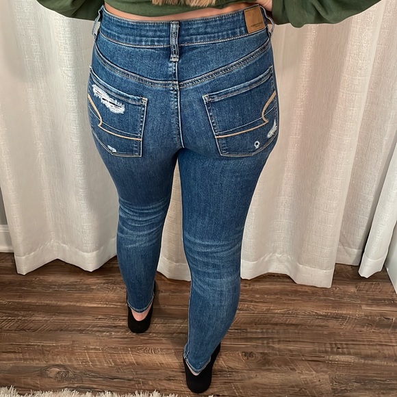 American Eagle Hi-Rise Distressed Jegging Size 2 Short - Picture 2 of 6